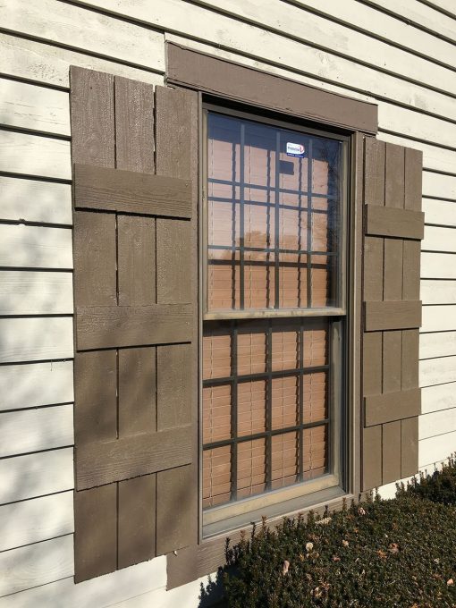 Cedar Wood Farmhouse Style Shutters - Image 9
